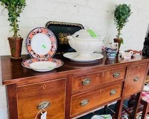 Very fine Eastern North Carolina Huntboard circa 1790-1810.  Lovely stringing and yellow pine secondary wood.