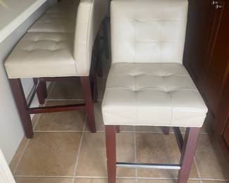 4 LEATHER SAFAVEIH COUNTER HEIGHT STOOLS
