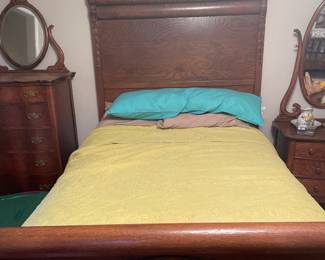 Presale. Antique Oak Full Bec