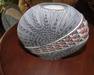 BL Victoriano, Acoma NM pottery