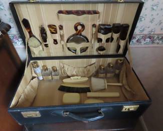 Gentlmans grooming set., Bakelite.
