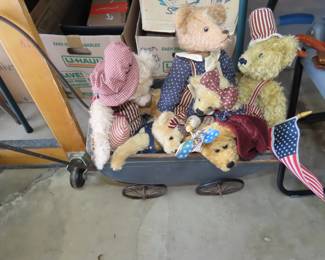 Patriotic holiday bears.