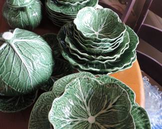 Portugese Bordallo Pinheiro, Green cabbage dinner set.