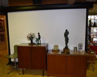 BEGIN Family Room Close Up Photos