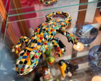 Mosaic ceramic lizard with wall mount hook 9"