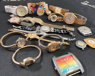 Jewelry Lot#2: variety of watches