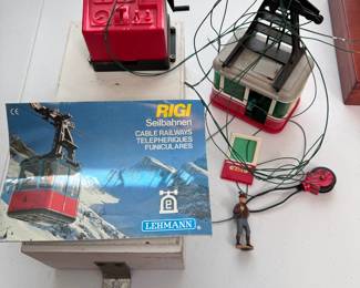 Vintage Rigi cable car, has 2 figures, some items may need repair