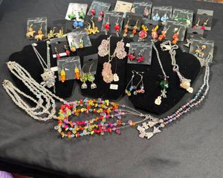 Jewelry Lot#27 Large group of dazzling necklace & earring sets, beaded and glass earrings