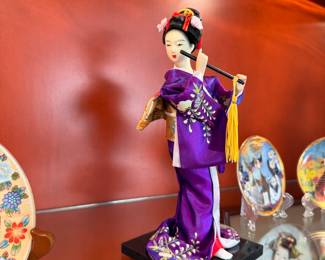 Geisha figurine, resin face and hands 9"H