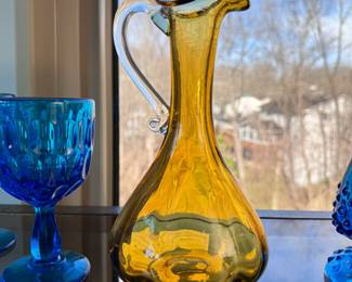 Art glass golden yellow pitcher 8"H