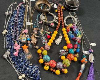 Jewelry Lot#8: Variety of necklaces, pendant, bracelets