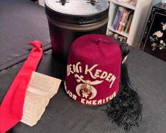 Beni Kedem Masonic fez, tie and hat storage box
