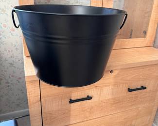 Black metal beverage tub with handles 10"H x 15"W