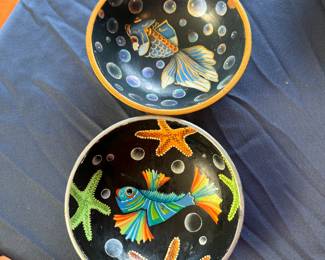 Hand-painted 5" bowls by Linda Conner, some minor wear due to storage, Fish