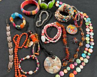 Jewelry Lot#4: beaded jewelry, bracelets, necklaces