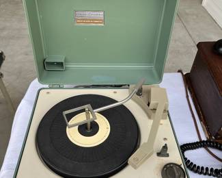 Vintage General Electric record player...works!
