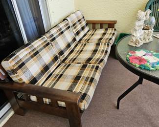 Vintage Rustic couch
Mint condition $150