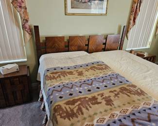 King size Stacatto bedroom suite located in Rockledge in Chelsea Park