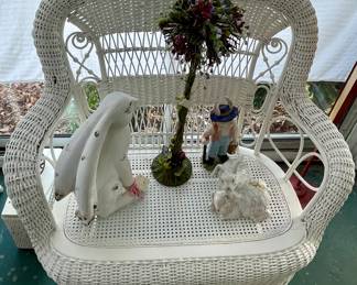 VINTAGE/ANTIQUE WICKER/WOOD HIGH BACK BENCH