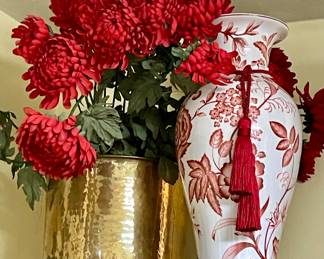 LARGE VASE, FLORAL IN BRASS POT