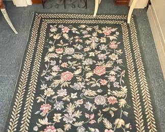 LARGE FLORAL AREA RUG