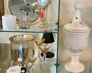 MISCELLANEOUS DECOR/ACCENTS