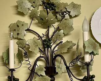 VINTAGE METAL LEAF WALL SCONCE