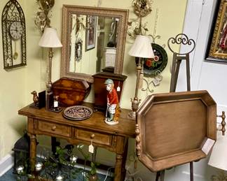 LARGE TRAY, FOYER TABLE CANDLESTICK LAMPS, WALL SCONCES, FIREPLACE CADLE RACK, CLOCK, MIRROR, GOLFING MONKEY & MORE
