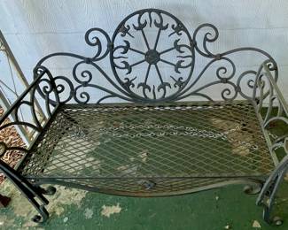 VINTAGE/ANTIQUE WROUGHT IRON BENCH