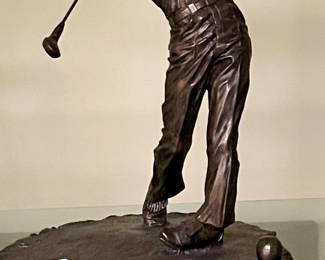 GOLFER SCULPTURE