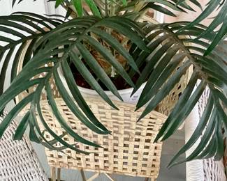 VINTAGE WROUGHT IRON PLANTER