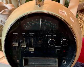 VINTAGE WELTRON 8-TRACK STERO AM/FM MULTIPLEX