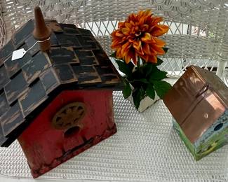 BIRDHOUSE DECOR