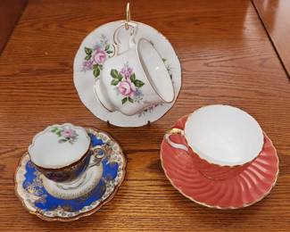 Tea cups & saucers
