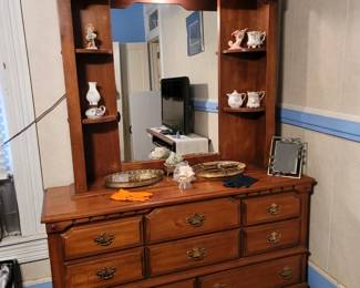 Dresser w/ Mirror