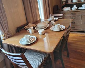 Vintage Dining Table w/4 Chairs