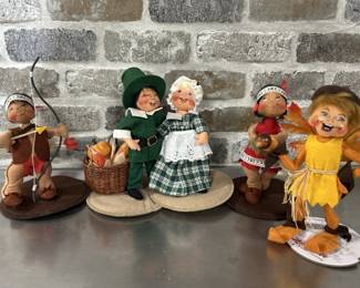 (4) Annalee Dolls Folk Art Fall Figurines