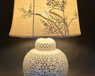 Vintage Ceramic Lattice Table Lamp w/ Shade