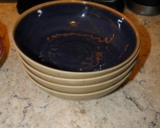 Plastic serving bowls