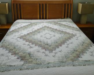 Queen bedspread, or comforter