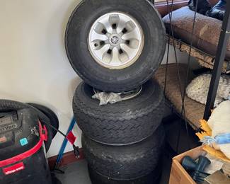 Set of golf cart tires