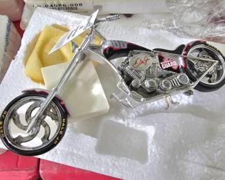 lots of die cast motorcycles 