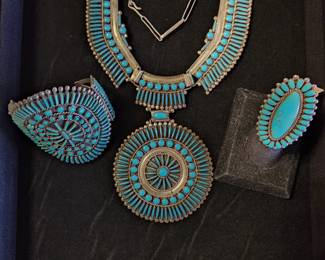 Gorgeous Zuni silver necklace and accessories