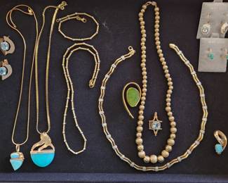 Golden chains and other items