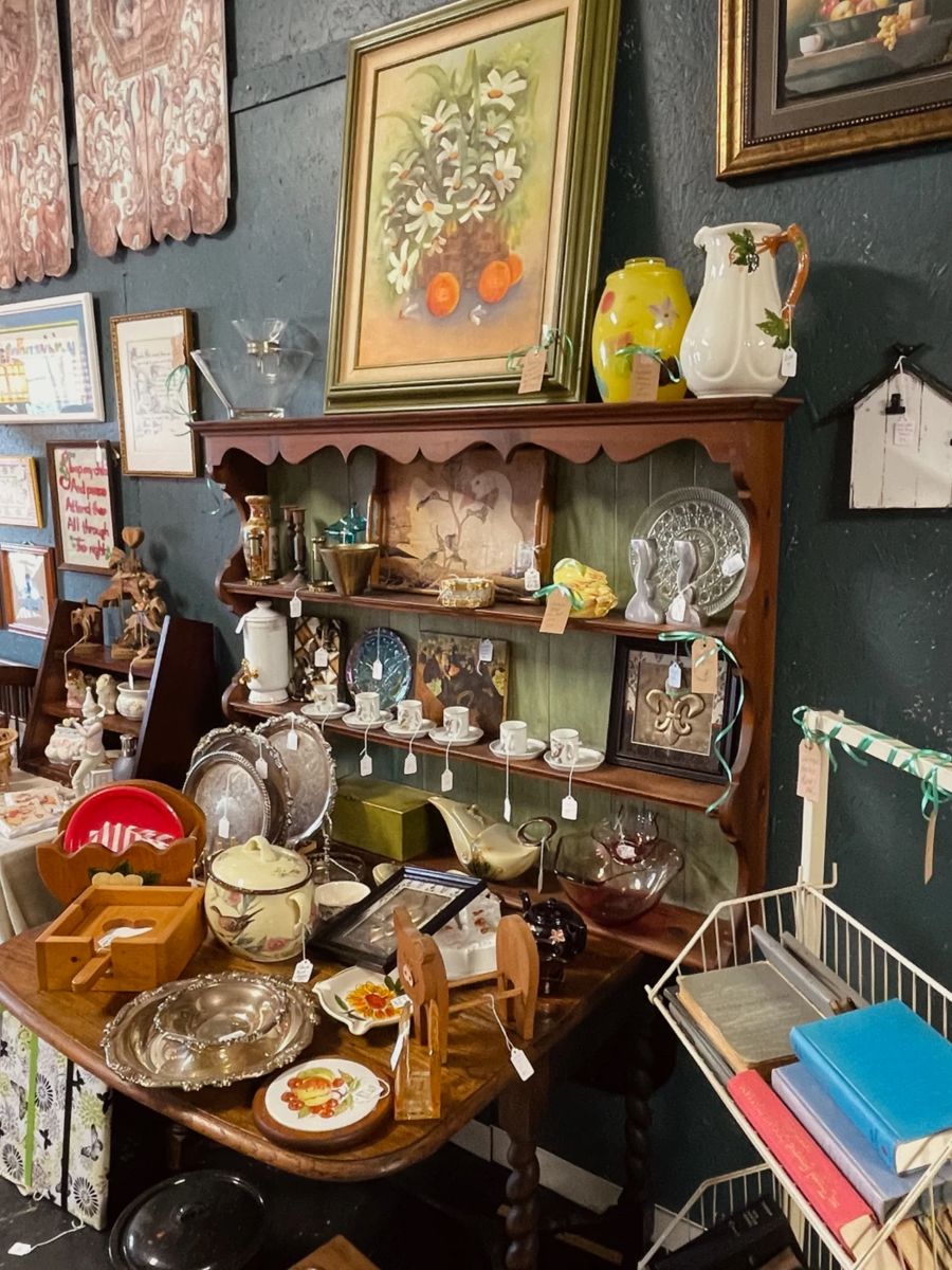 Antique Barley Twist Table and hutch/plate holder.