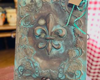Fleur Dis Lis Tile 