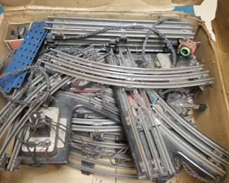 Box of 1940s Lionel Train Track w A Few Extras