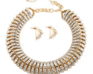Lot 214
Large dimensional rhinestone diamante collar necklace with matching earrings
