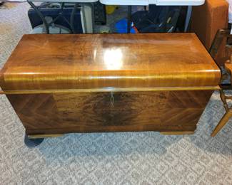 Lane cedar chest