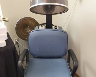 Hair dryer chair